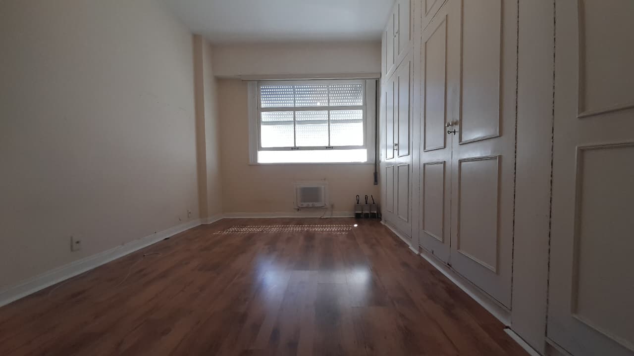Apartamento à venda Constante Ramos 3 quartos com vaga 